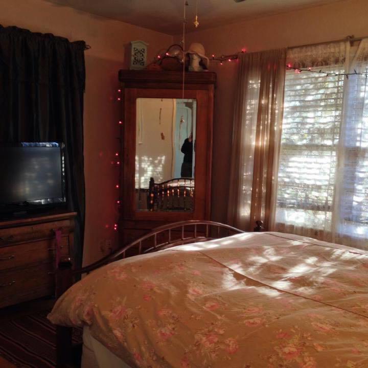 Mystic Portal 420 Guesthouse Colorado Springs Room photo