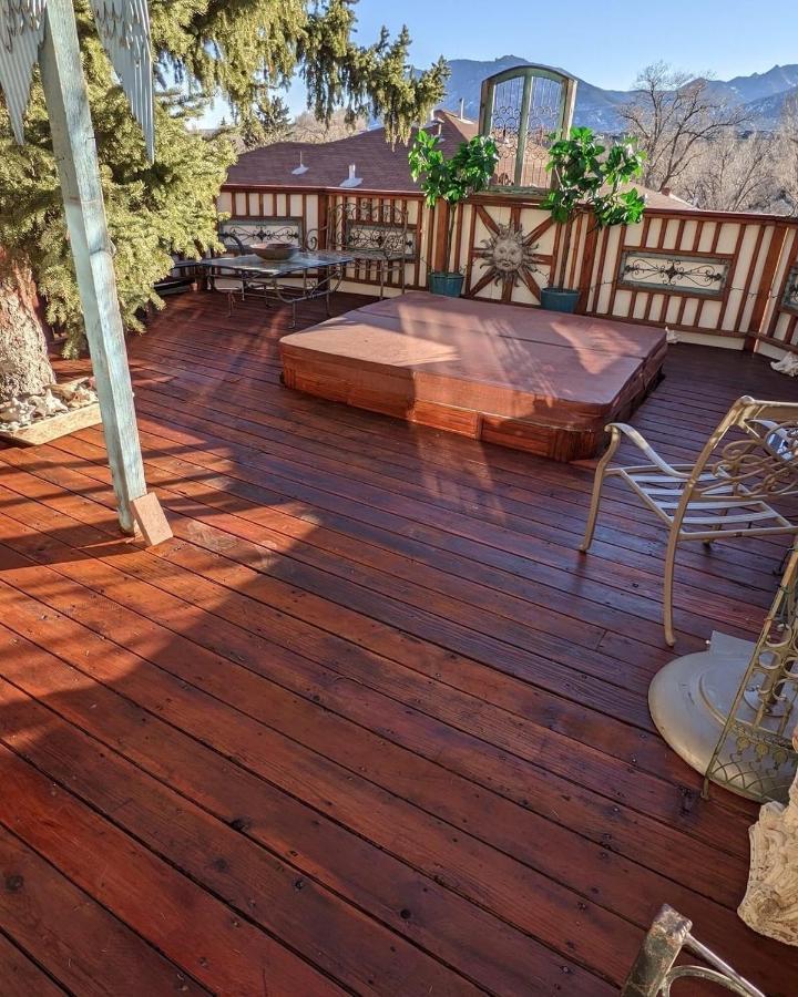 Mystic Portal 420 Guesthouse Colorado Springs Exterior photo