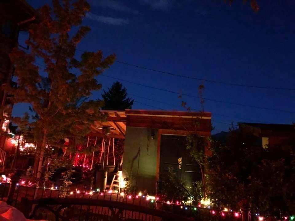 Mystic Portal 420 Guesthouse Colorado Springs Exterior photo