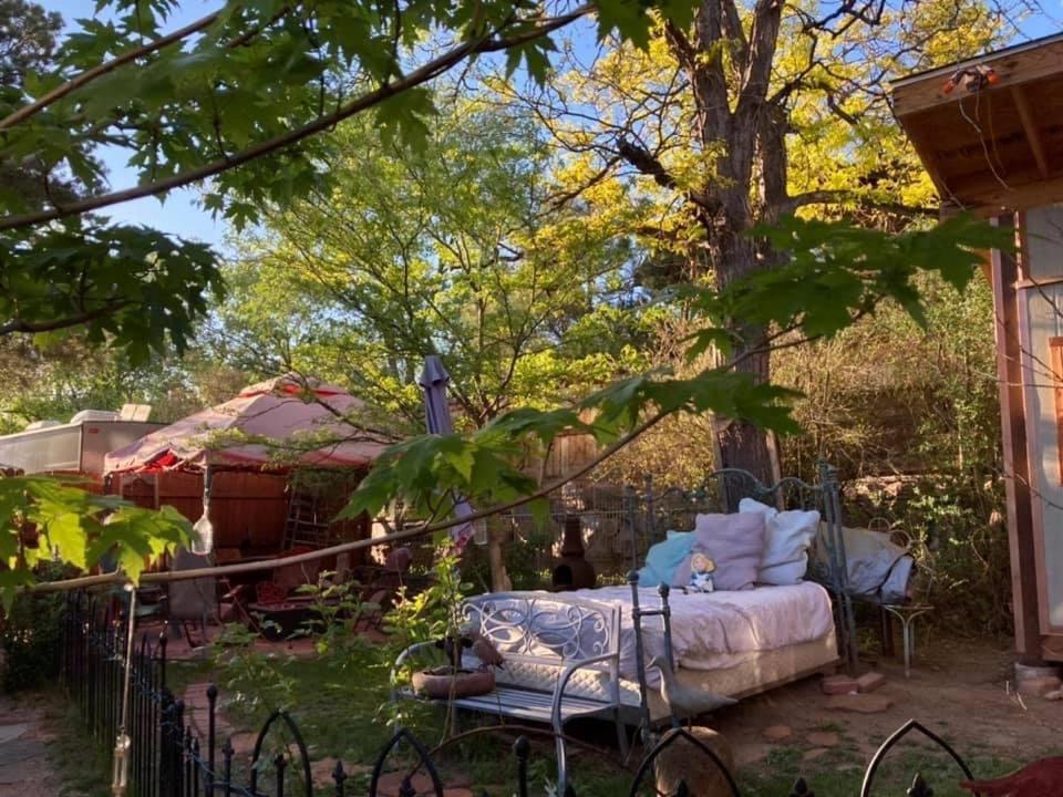 Mystic Portal 420 Guesthouse Colorado Springs Exterior photo