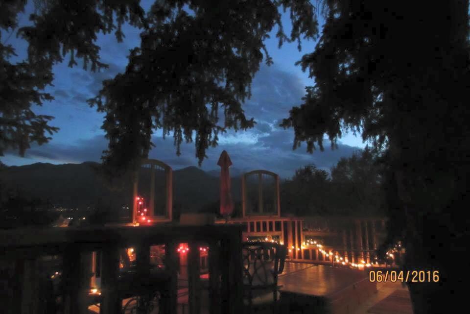Mystic Portal 420 Guesthouse Colorado Springs Exterior photo